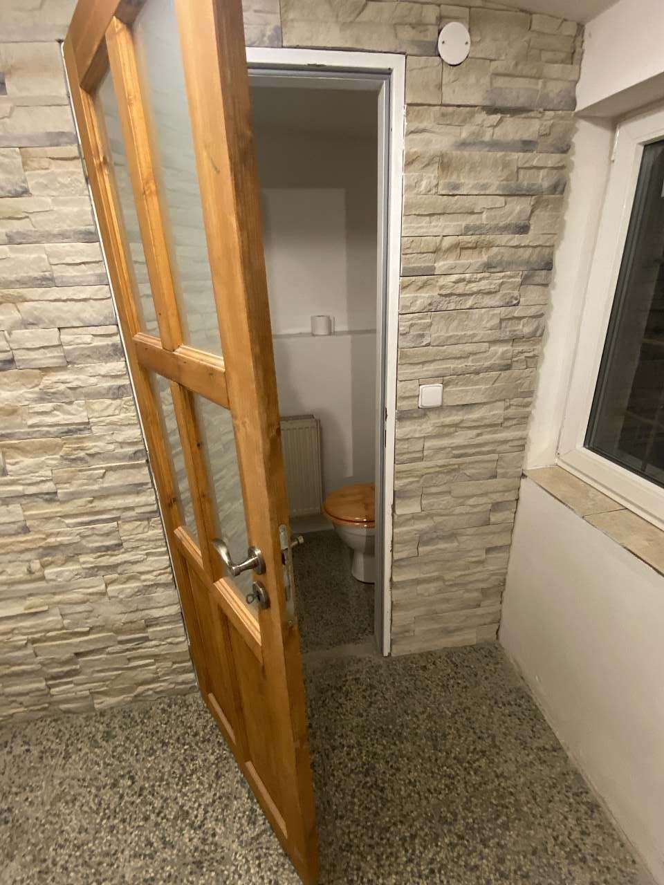Toaleta v přízemí